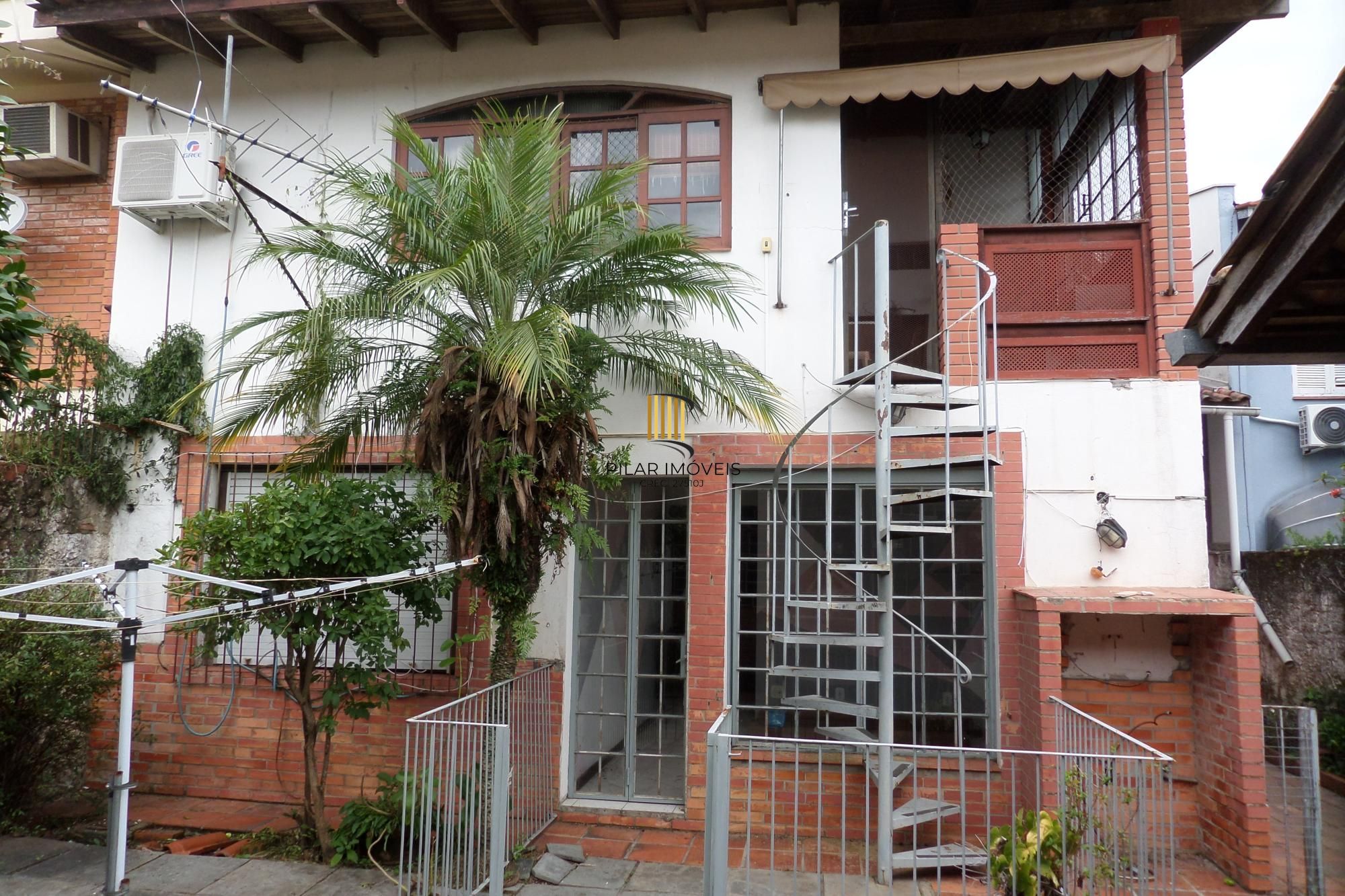 Casa no bairro Ipanema de 3 dormitórios e 2 vagas