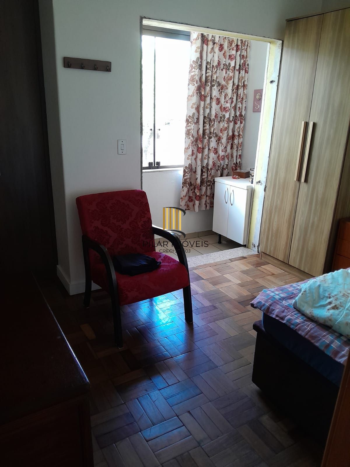 Casa sobrado a Venda de 5 Quartos, 1 Suite e 4 Vagas de Garagem com 235M²privt.