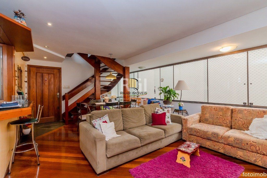 Cobertura para Venda - 248.34m², 3 dormitórios, sendo 1 suites, 3 vagas - Petrópolis