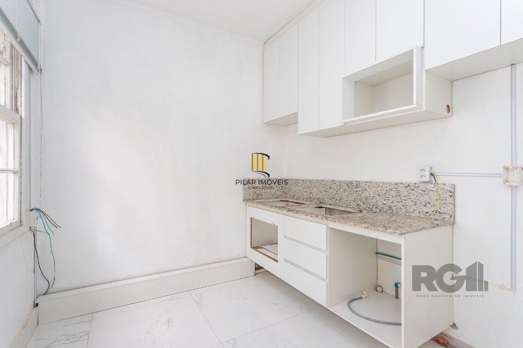 Casa Espaçosa de 3 Dormitórios à Venda no Bairro Moinhos De Vento!