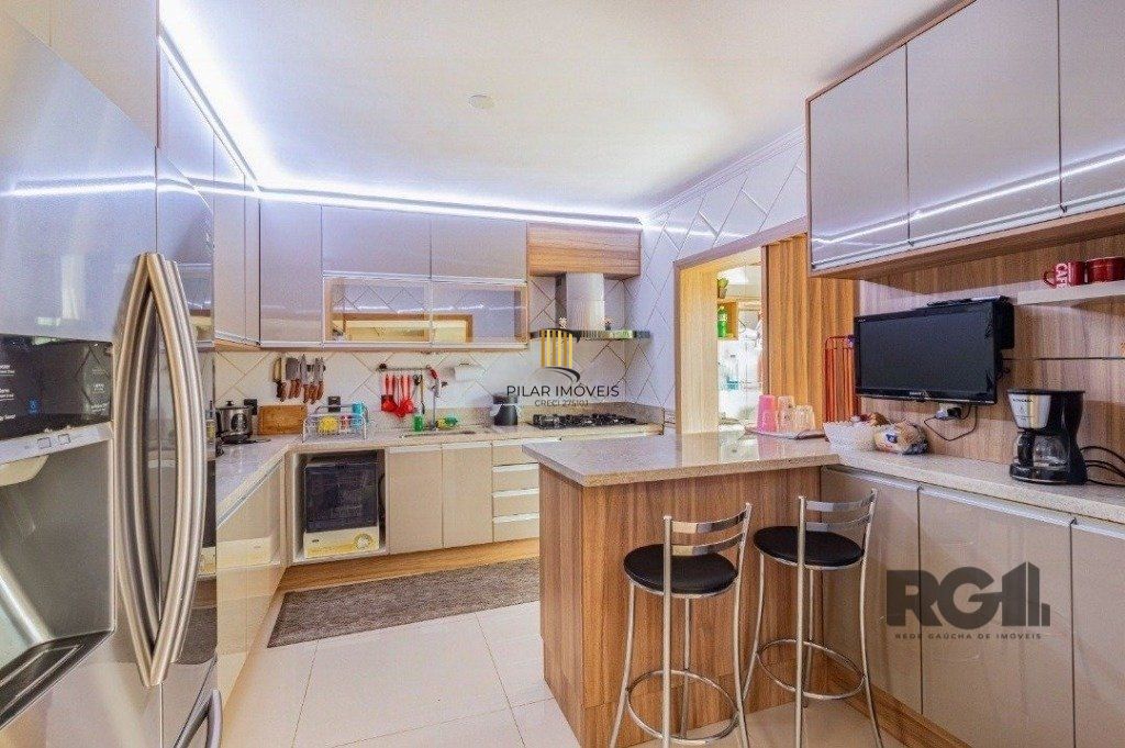 Casa 4 dormitórios no bairro Chácara das Pedras