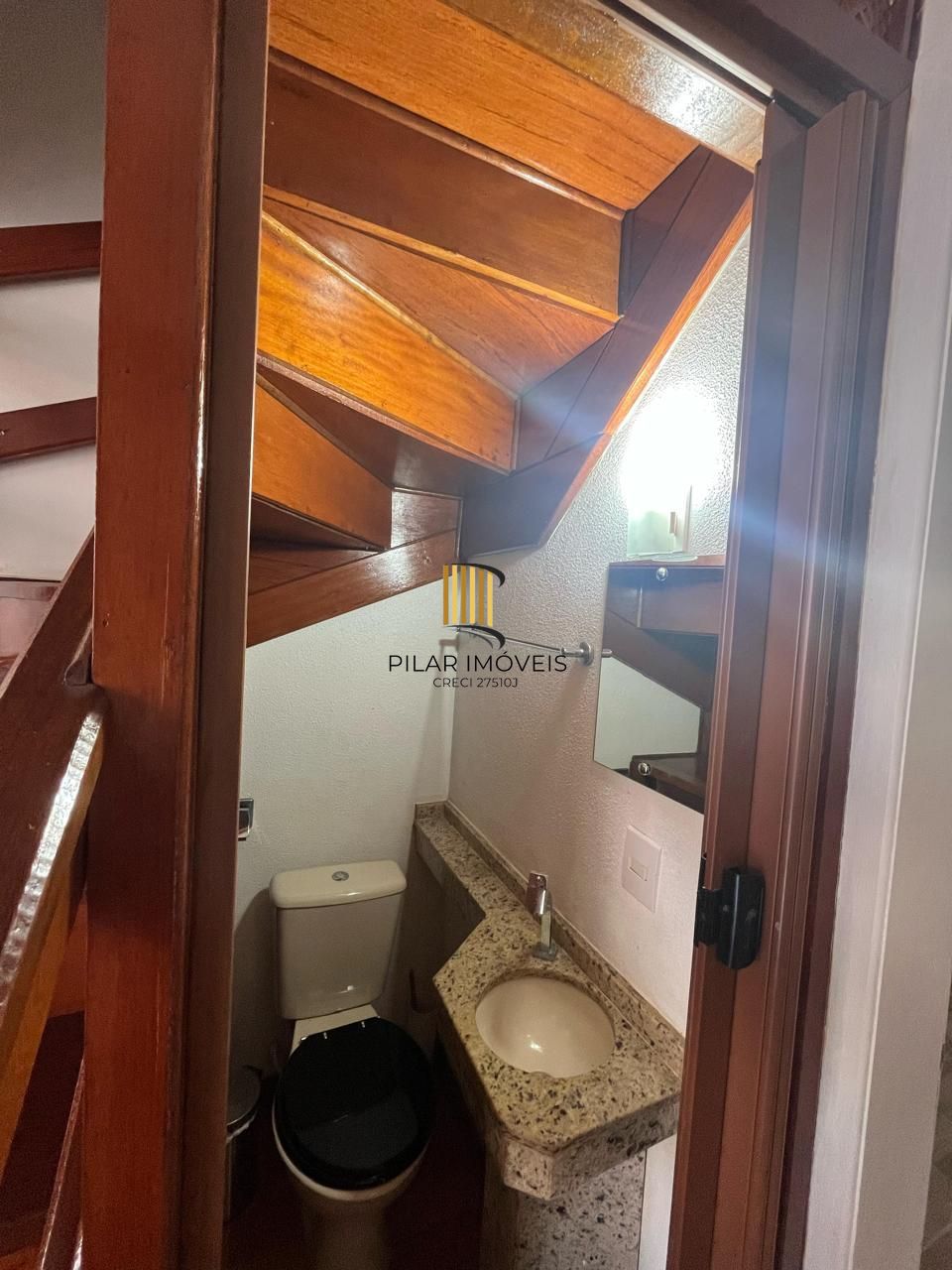 Casa em Condomínio fechado no Humaitá de 3 dormitórios 2 vagas e infra
