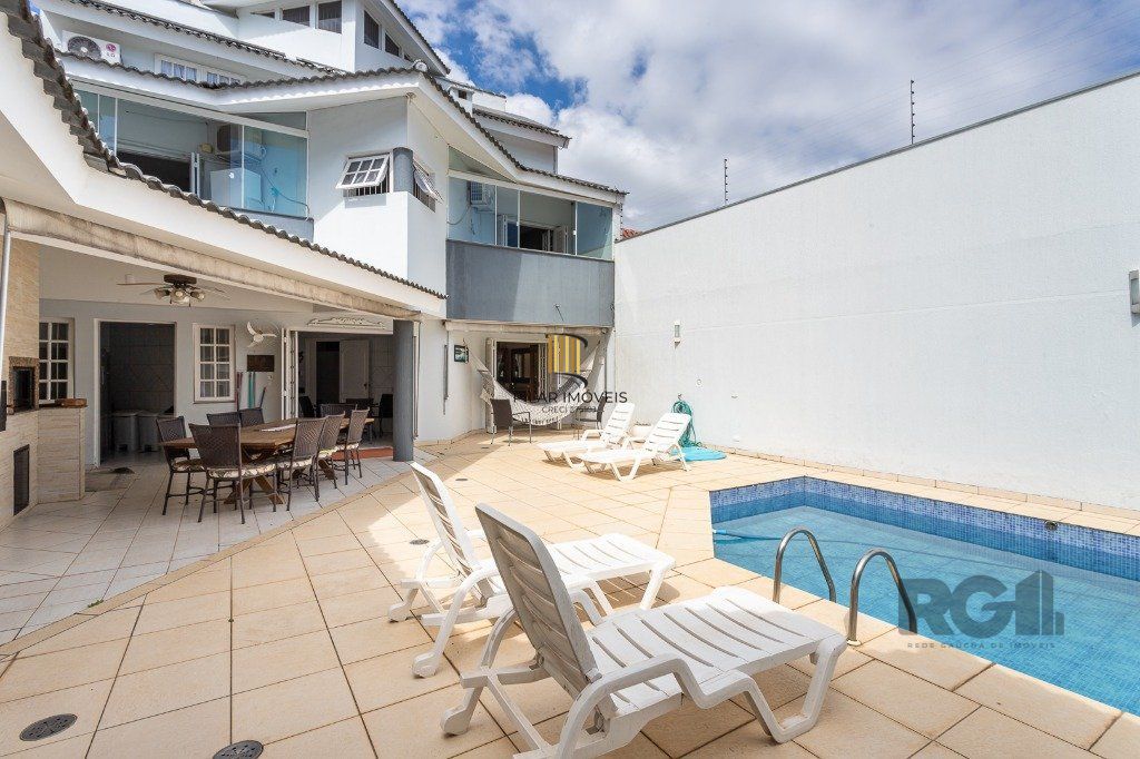 casa sobrado no Alto Petrópolis de 5 dormitórios e 3 vagas - Pilar Imóveis