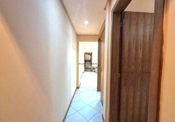 Apartamento no Centro de 2 dormitórios DESOCUPADO