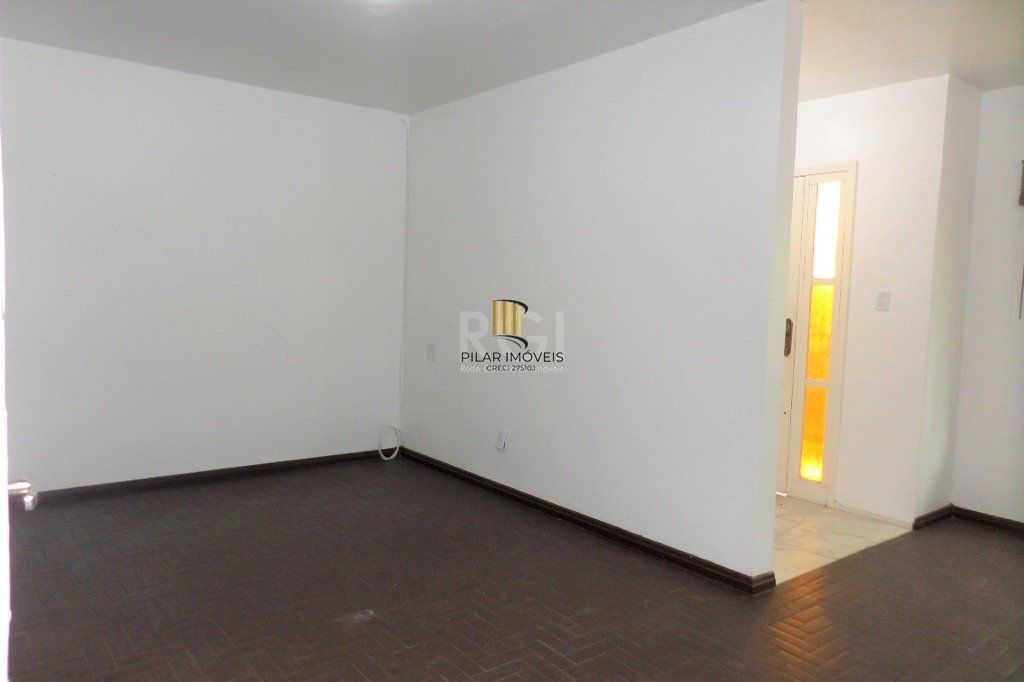 Casa no bairro Jardim Botânico de 3 dormitórios e 2 vagas