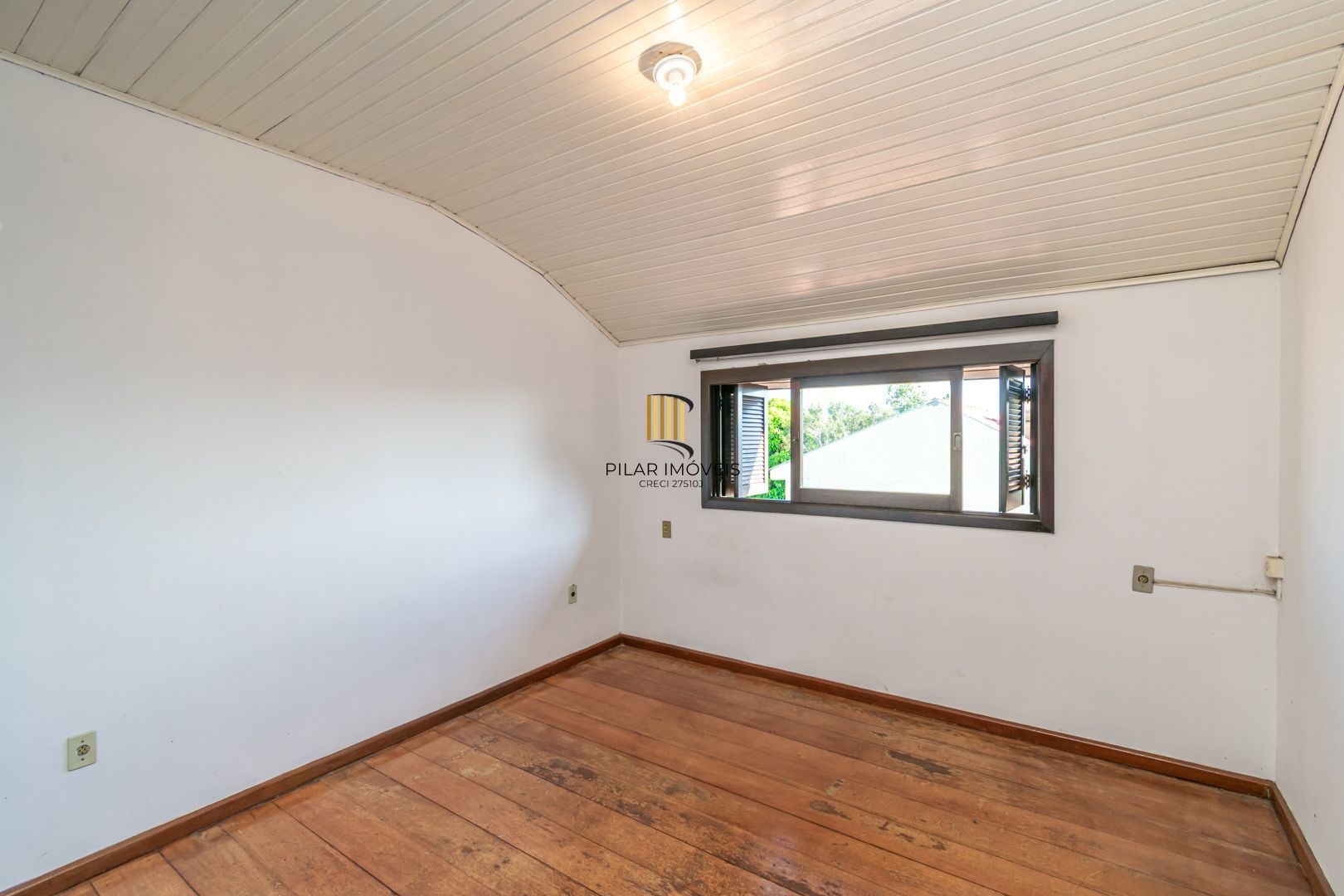Casa 5 dormitórios no bairro Jardim Sabará