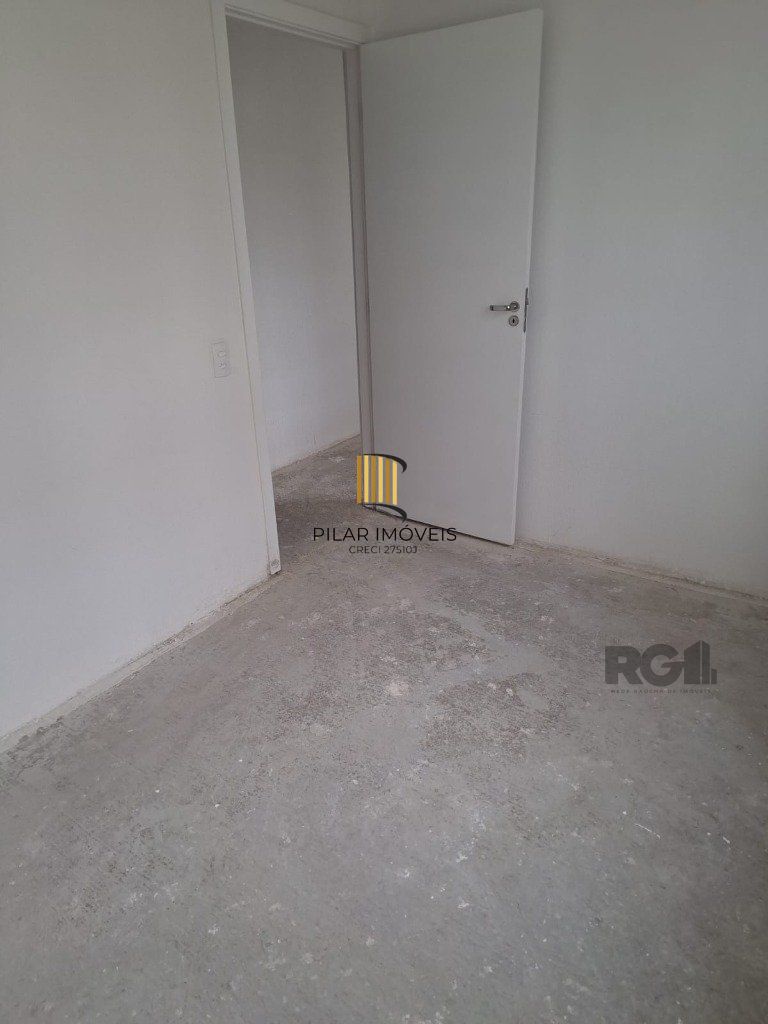 Apartamento de 02 dormitórios e 01 vaga, no bairro Rio Branco, em Canoas.