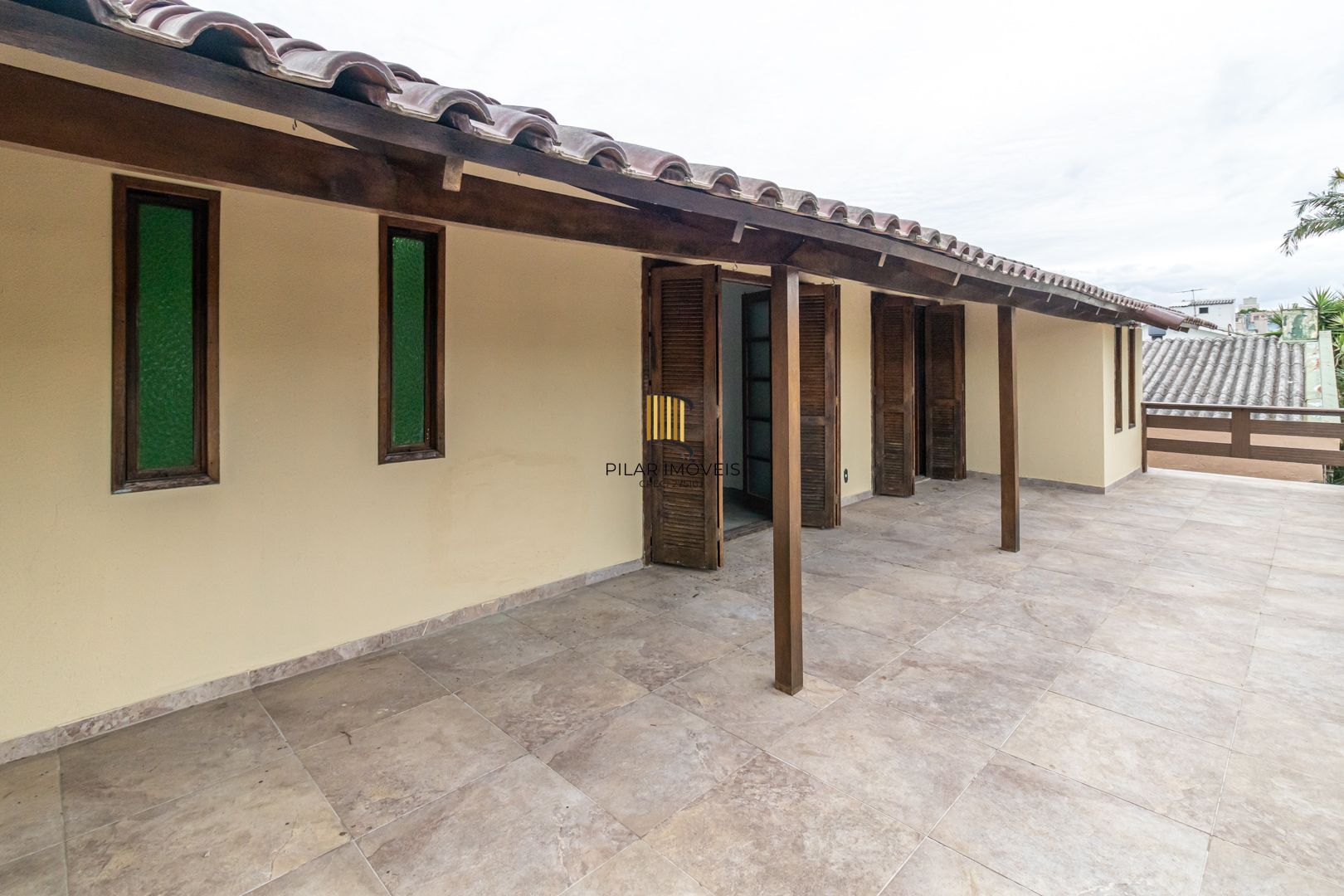 Casa no bairro Sarandi com 4 dormitórios e 4 vagas