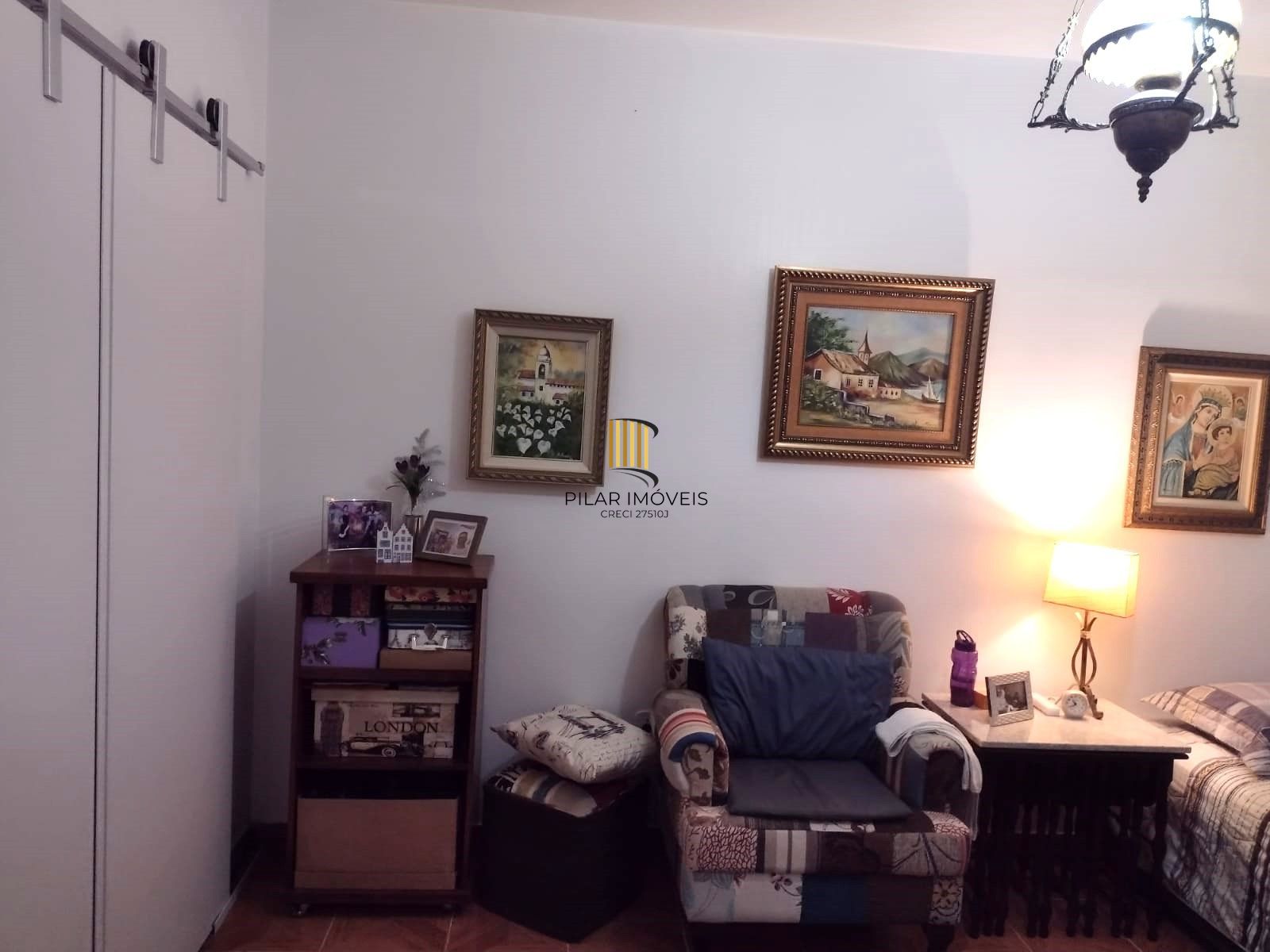 Casa 4 dormitórios no bairro Partenon