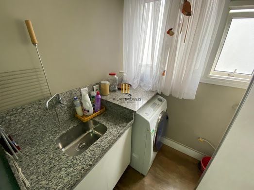 Apartamento no bairro Auxiliadora com 90m² de 2 dormitórios e 2 vagas