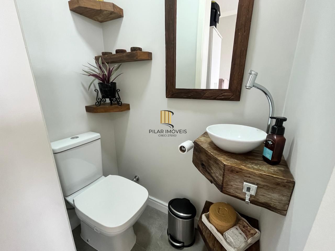 Apartamento 2 dorm. + Dependência no Menino Deus