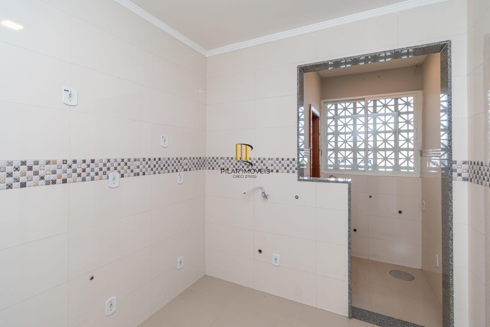 Apartamento 2 dormitorios, no Menino Deus reformado