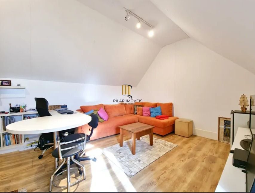 Casa em condomínio no bairro Teresópolis