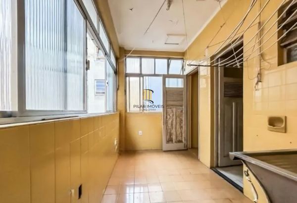 Apartamento no Bom Fim de 3 dormitórios frente com 103m² DESOCUPADO