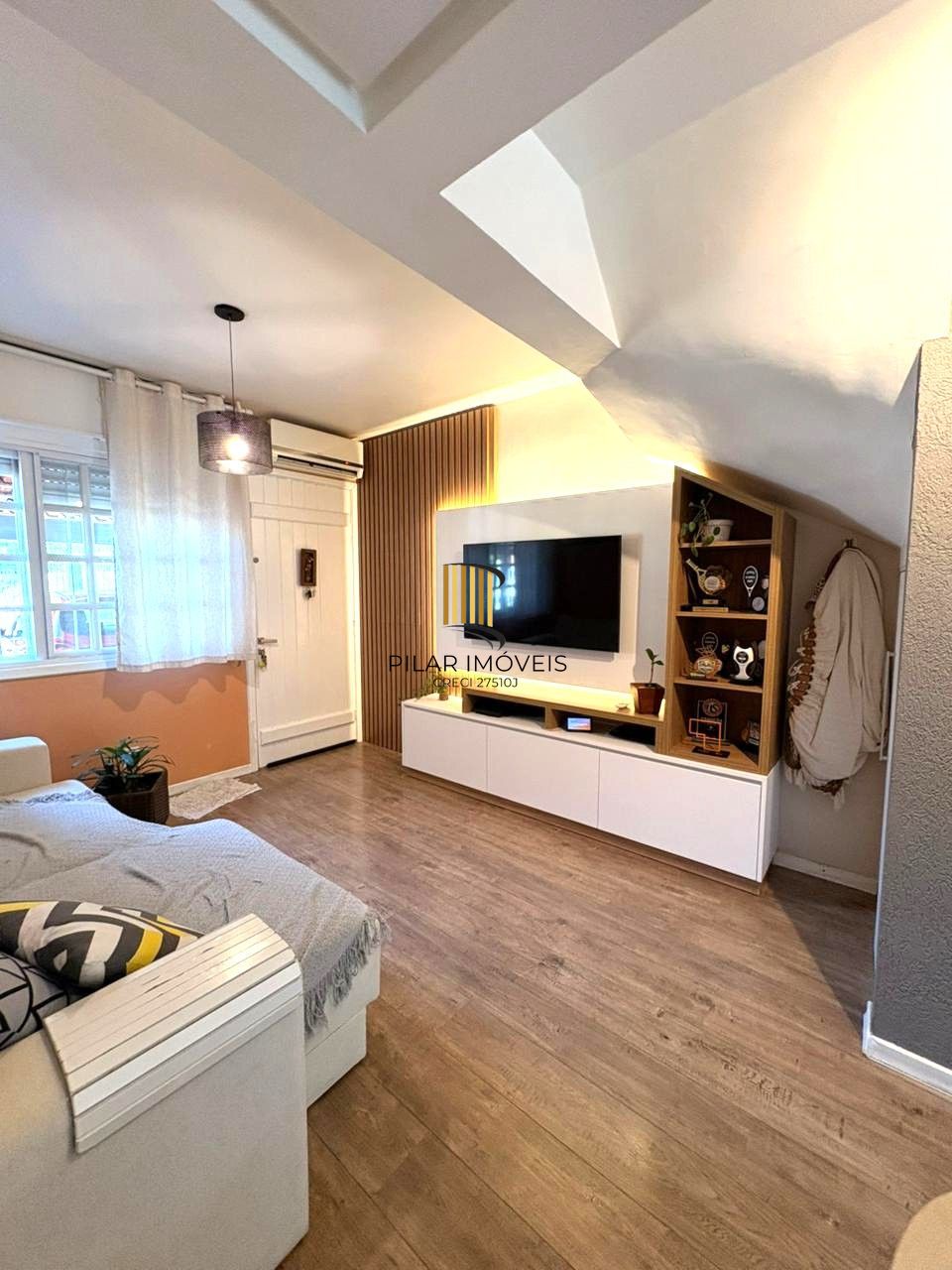 Casa sobrado de 3 dormitórios e 2 vagas