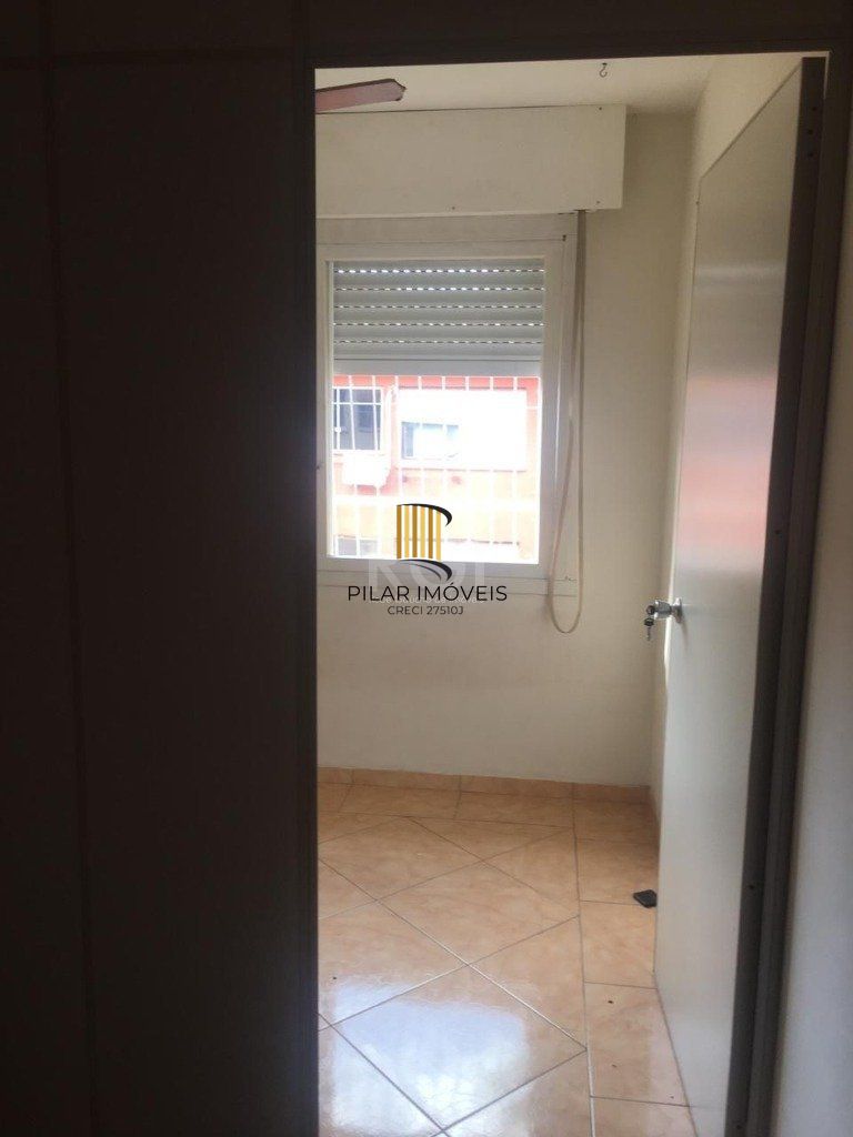 Apartamento 01 dormitório, no bairro Rubem Berta, em Porto Alegre - RS.