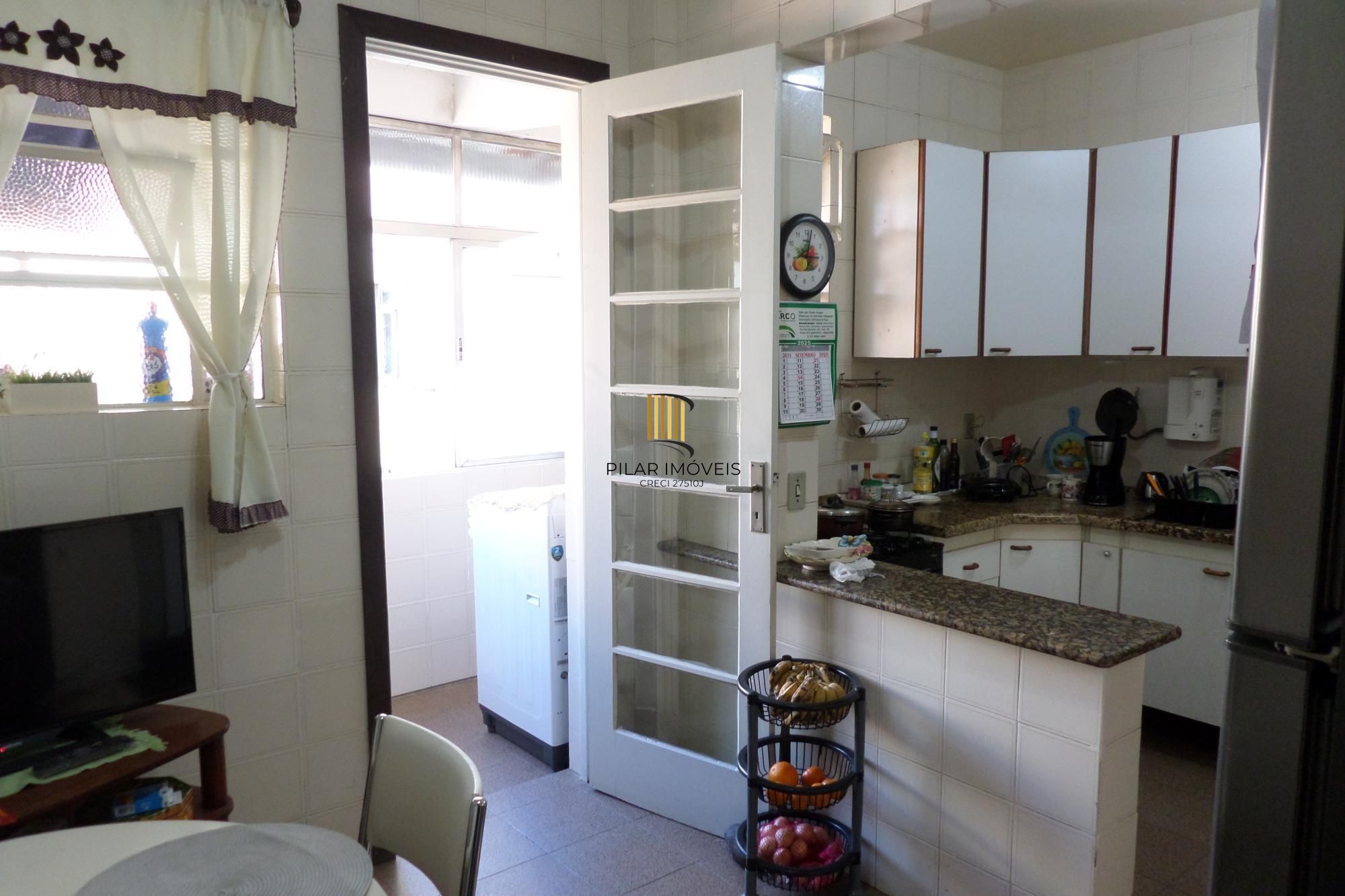 Apartamento no bairro Indepndência com 94m² de 2 dormitórios