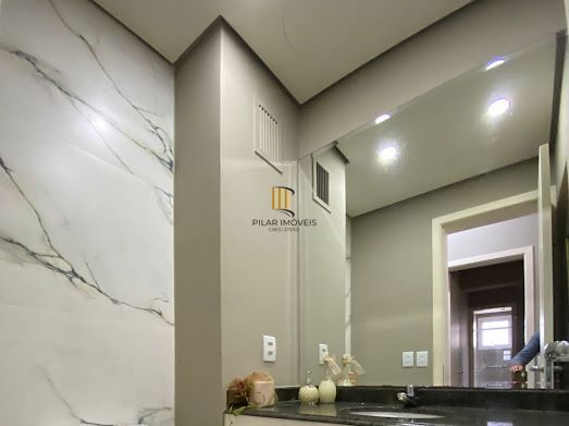 Apartamento no bairro Auxiliadora com 90m² de 2 dormitórios e 2 vagas