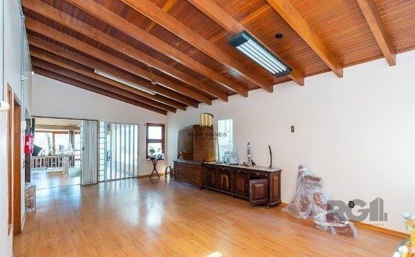 Casa 4 Dormitório(s) Bairro Petrópolis