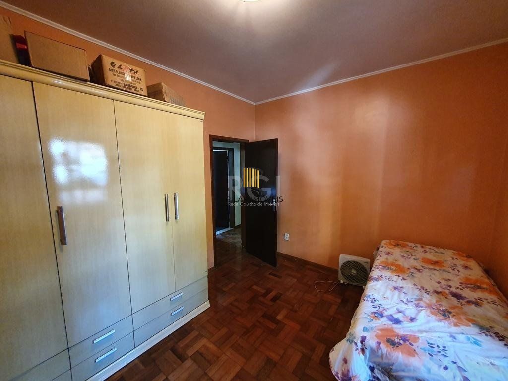 Casa para Venda - 250m², 4 dormitórios, sendo 1 suites, 4 vagas - Centro