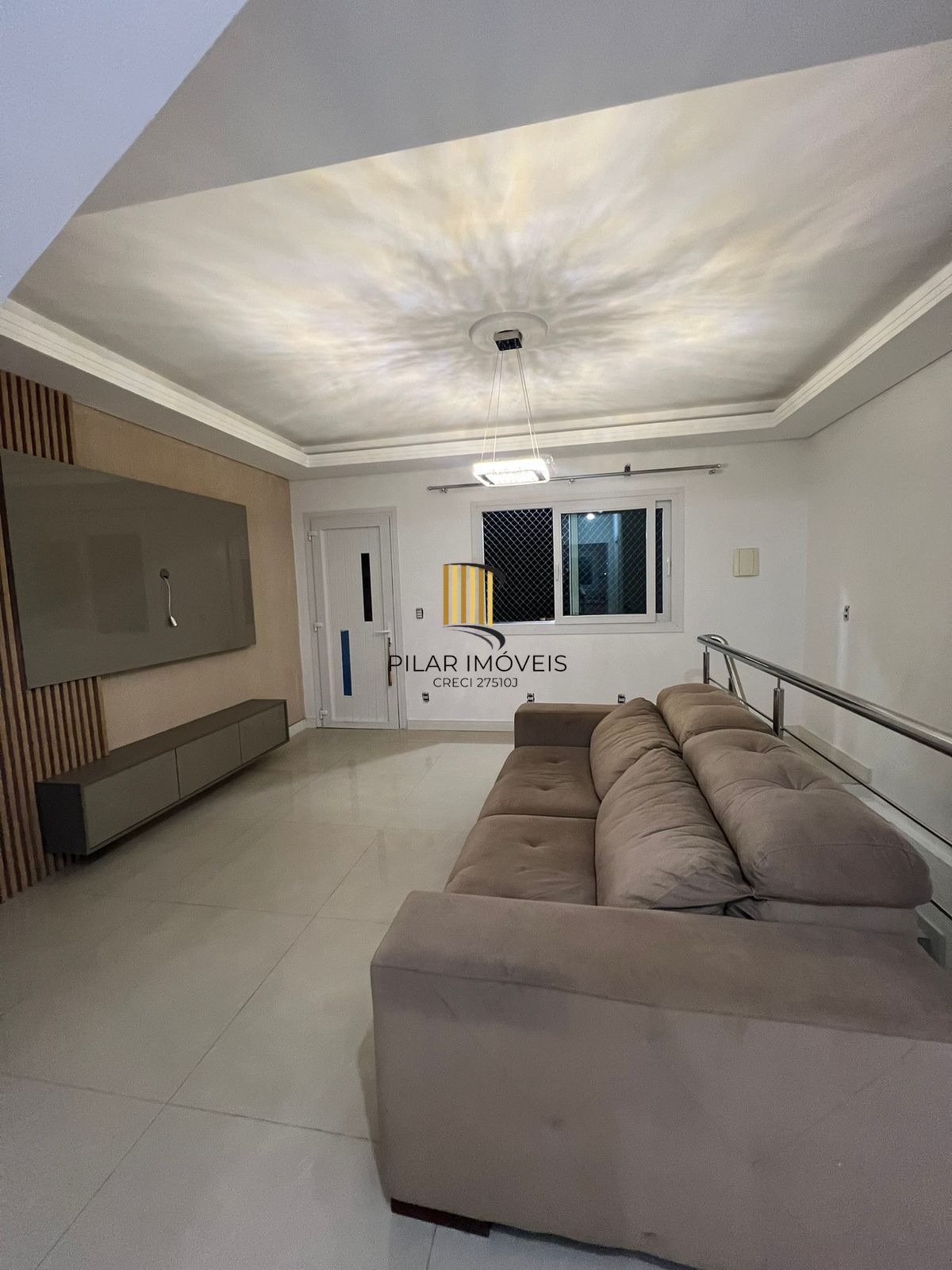 Casa sobrado em Gravatai de 3 dormitórios e 2 vagas