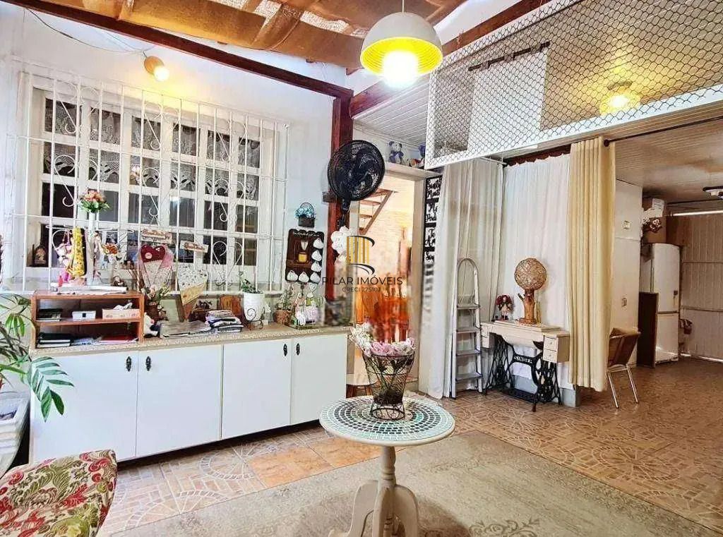 Sobrado 3 dormitórios no bairro Jardim Algarve