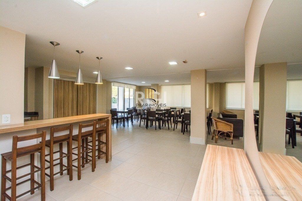 Apartamento no Condomínio Park Plaza de 2 dormitórios e vaga