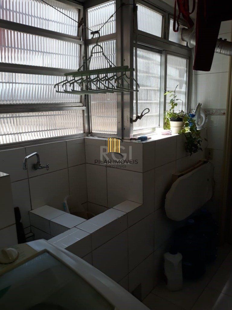 Apartamento 03 dormitórios (01 suíte), com vaga escriturada, no bairro Santana, em Porto Alegre - RS
