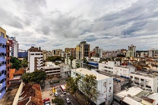 Apartamento  no Menino Deus de 3 dormitórios e 2 vagas