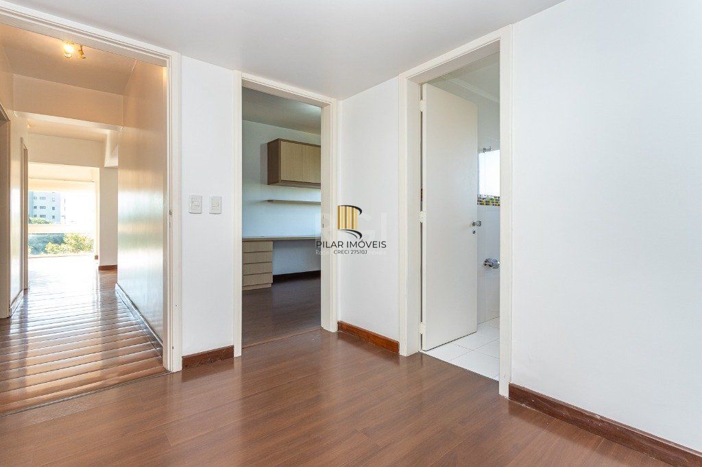 Apartamento no bairro Higienópolis com 190m² de 3 dormitórios e 2 vagas