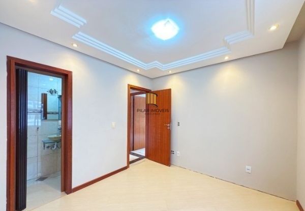 Apartamento no bairro Santana de 3 dormitórios e vaga DESOCUPADO