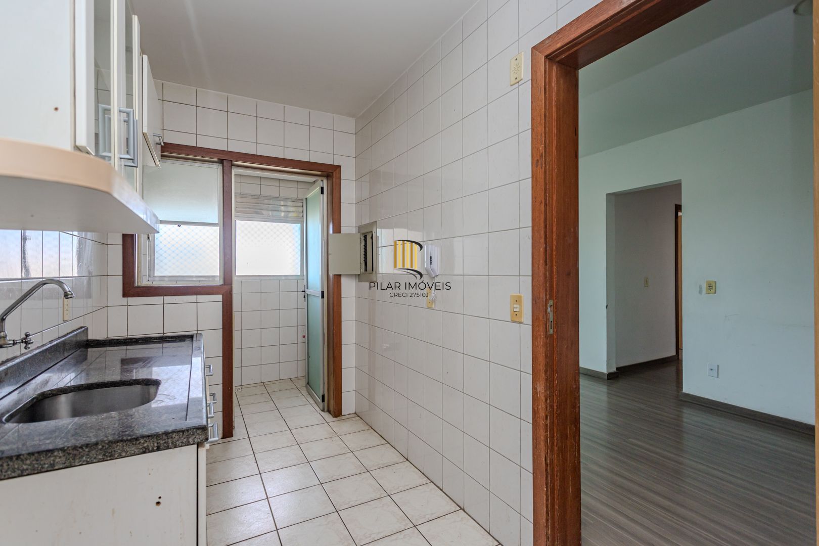 Apartamento na Cavalhada de 2 dormitórios e vaga DESOCUPADO