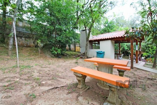 Casa sobrado em condomínio fechado na Vila Nova de 3 dormitórios e 2 vagas