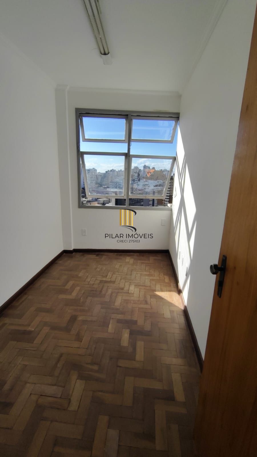 Sala comercial à venda/Porto Alegre/ Bom Fim/ frente HPS/ 70m² PRIVATIVOS