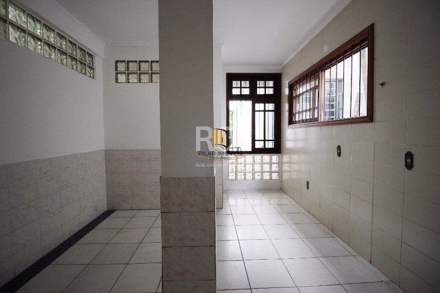 Casa para Venda - 280m², 3 dormitórios, 2 vagas - Petrópolis