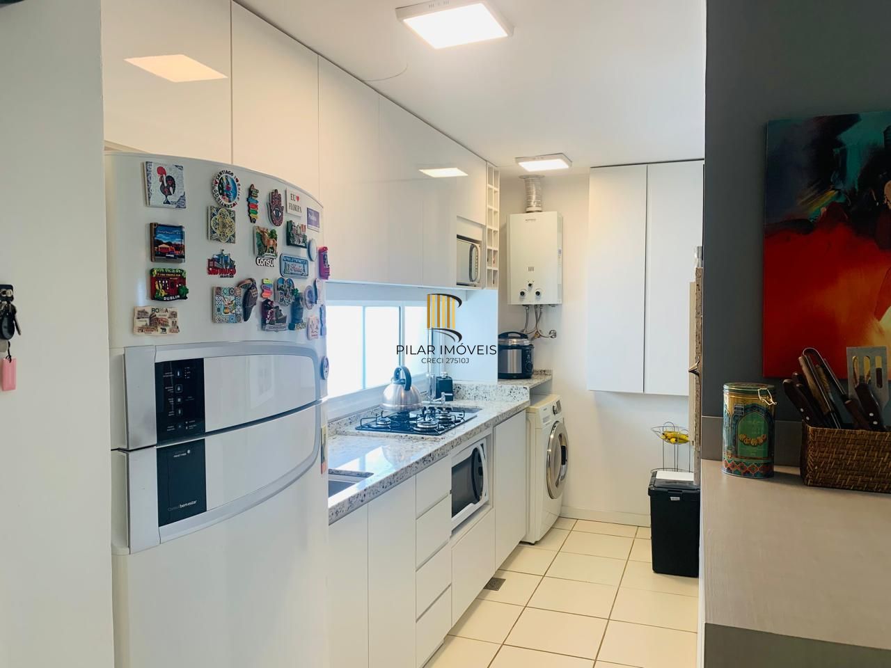 Apartamento no bairro Camaquã de 2 dormitórios vaga e infra