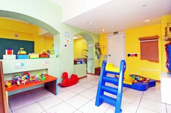 Apartamento de 2 dormitórios vaga e infra no bairro Camaquã