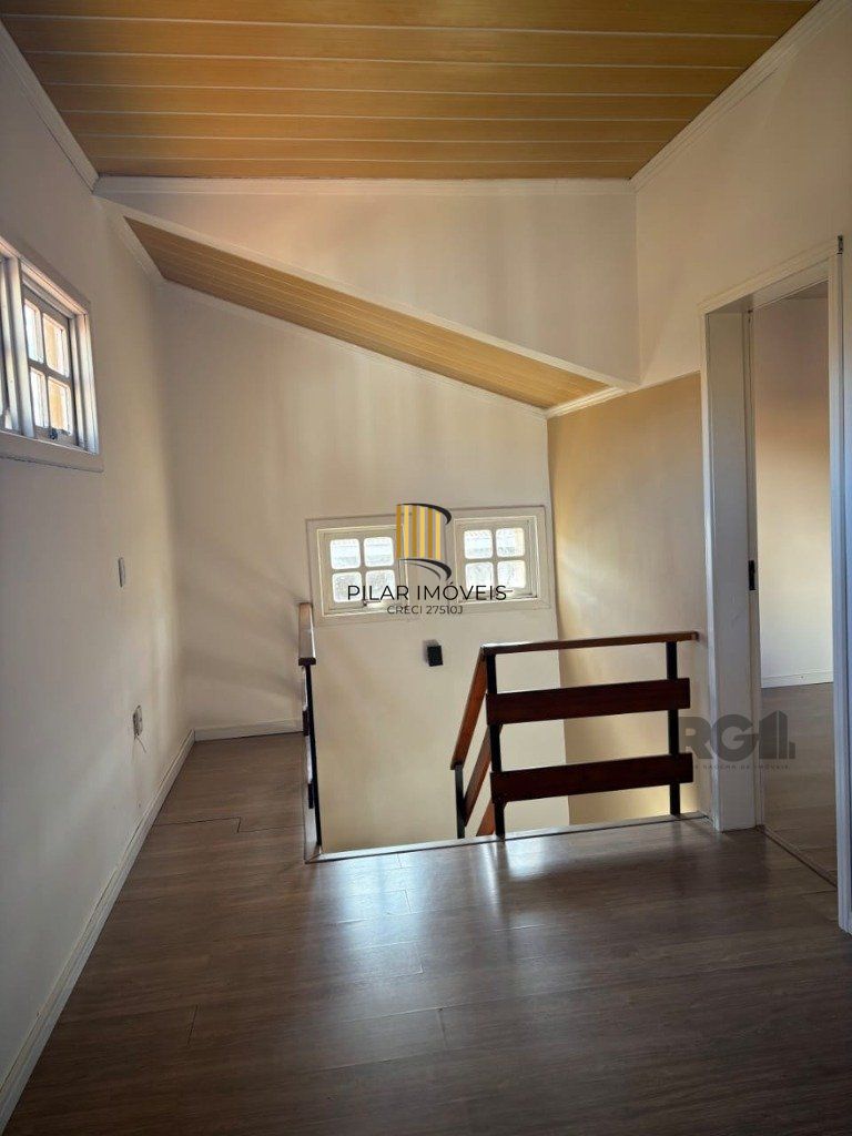 Casa de 3 dormitórios e 2 vagas - Medianeira