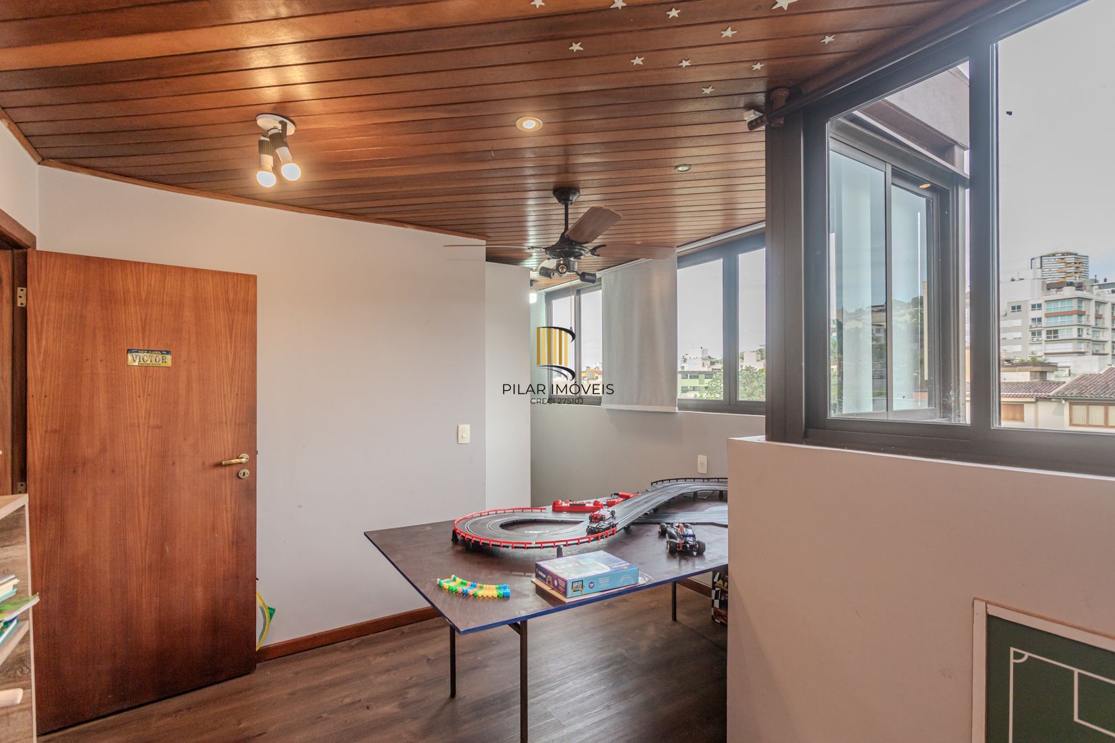 Cobertura no Menino Deus de 3 dormitórios e vaga