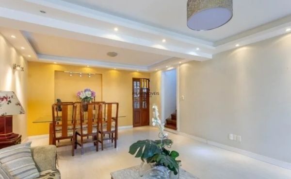 Casa sobrado no bairro Sarandi de 3 dormitórios e 2 vagas