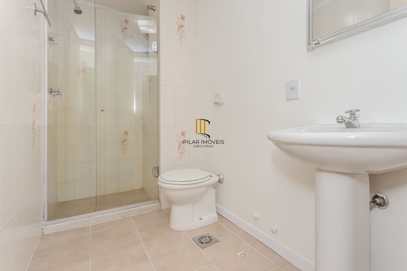 Apartamento no Centro de 1 dormitório DESOCUPADO