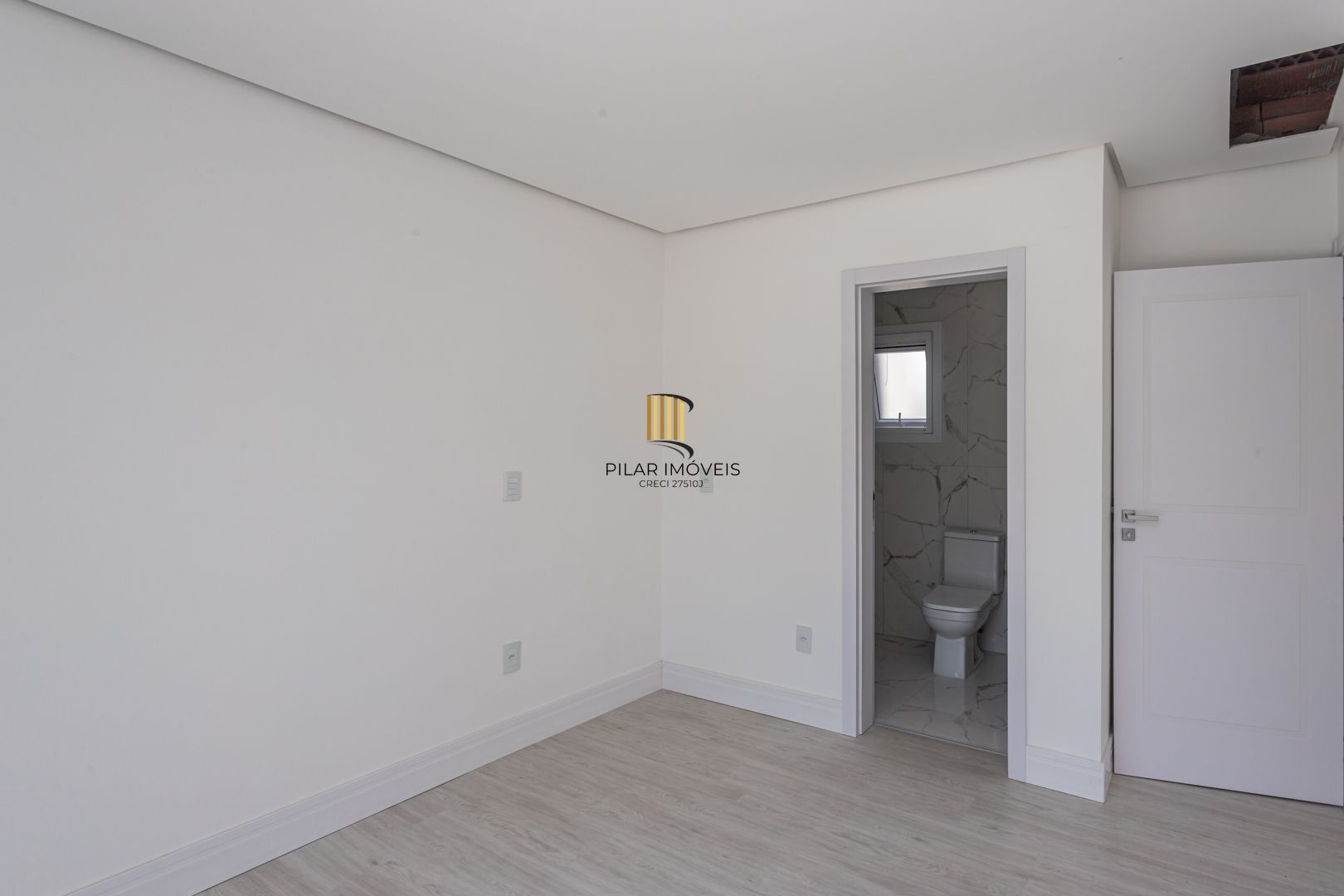 Casa de Condomínio 4 dormitórios no bairro Vila Nova