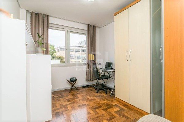 Apartamento no bairro Vila Ipiranga de 2 dormitórios e 2 vagas