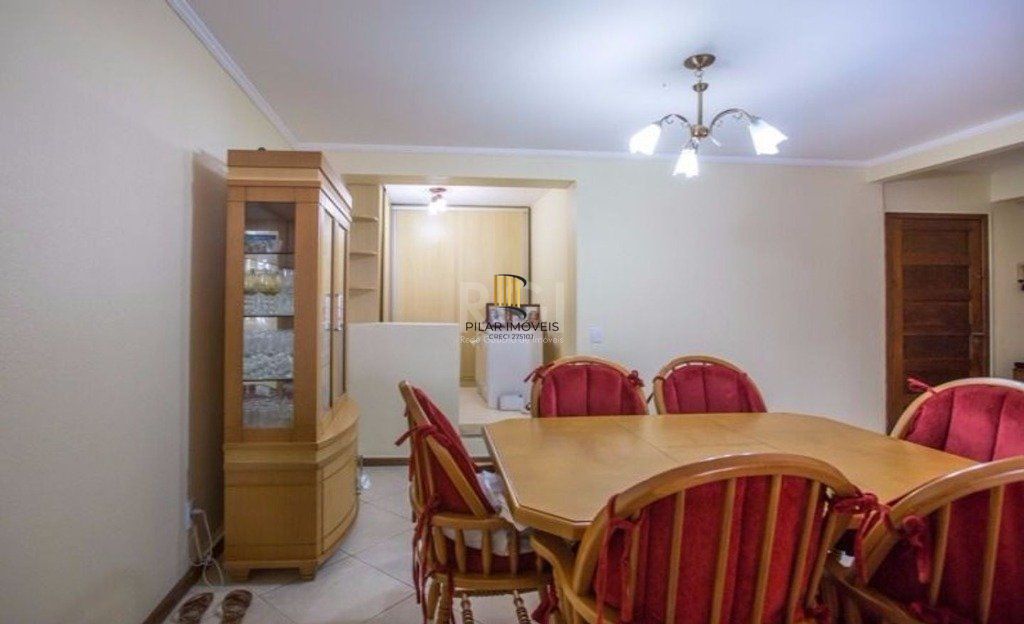 Casa para Venda - 309m², 3 dormitórios, sendo 1 suites, 3 vagas - Medianeira