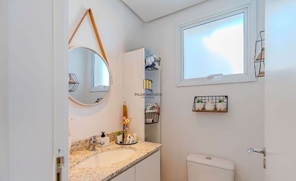 Cobertura duplex na Medianeira de 2 dormitórios e 2 vagas