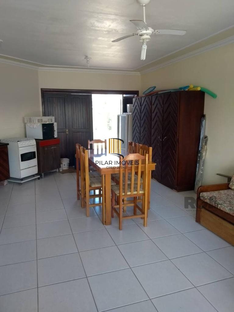 Casa 3 dormitórios + piscina + 4Vagas garagem + 2 quadras mar