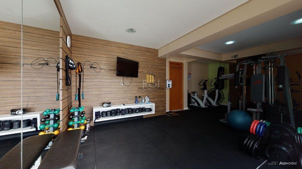 Apartamento no Urbano Menino Deus de 1 dormitório vaga e pátio