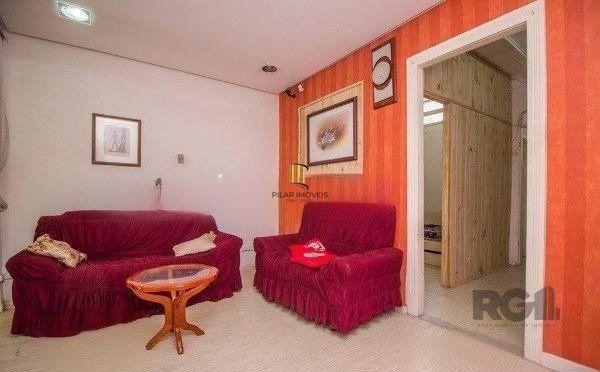 Casa sobrado no bairro Rio Branco de 4 dormitórios e vaga