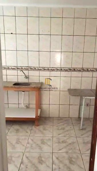 Apartamento no bairro Jardim Lindóia de 2 dormitórios DESOCUPADO