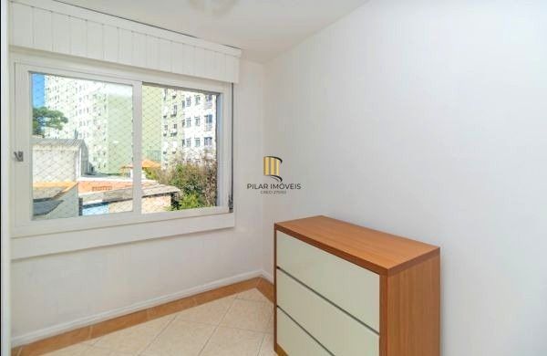 Apartamento de 2 dormitórios SEMI MOBILIADO / DESOCUPADO